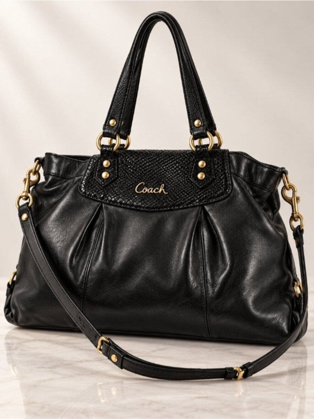 Coach F19243 Ashley Carryall Bag